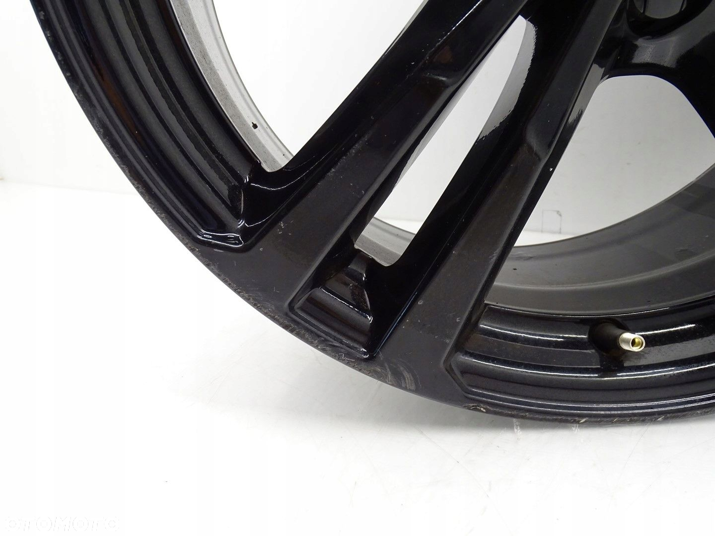 FELGA KOŁO ALUFELGA R18 AUDI A3 S3 8V 5X112 7.5J ET51 8V0601025B - 7