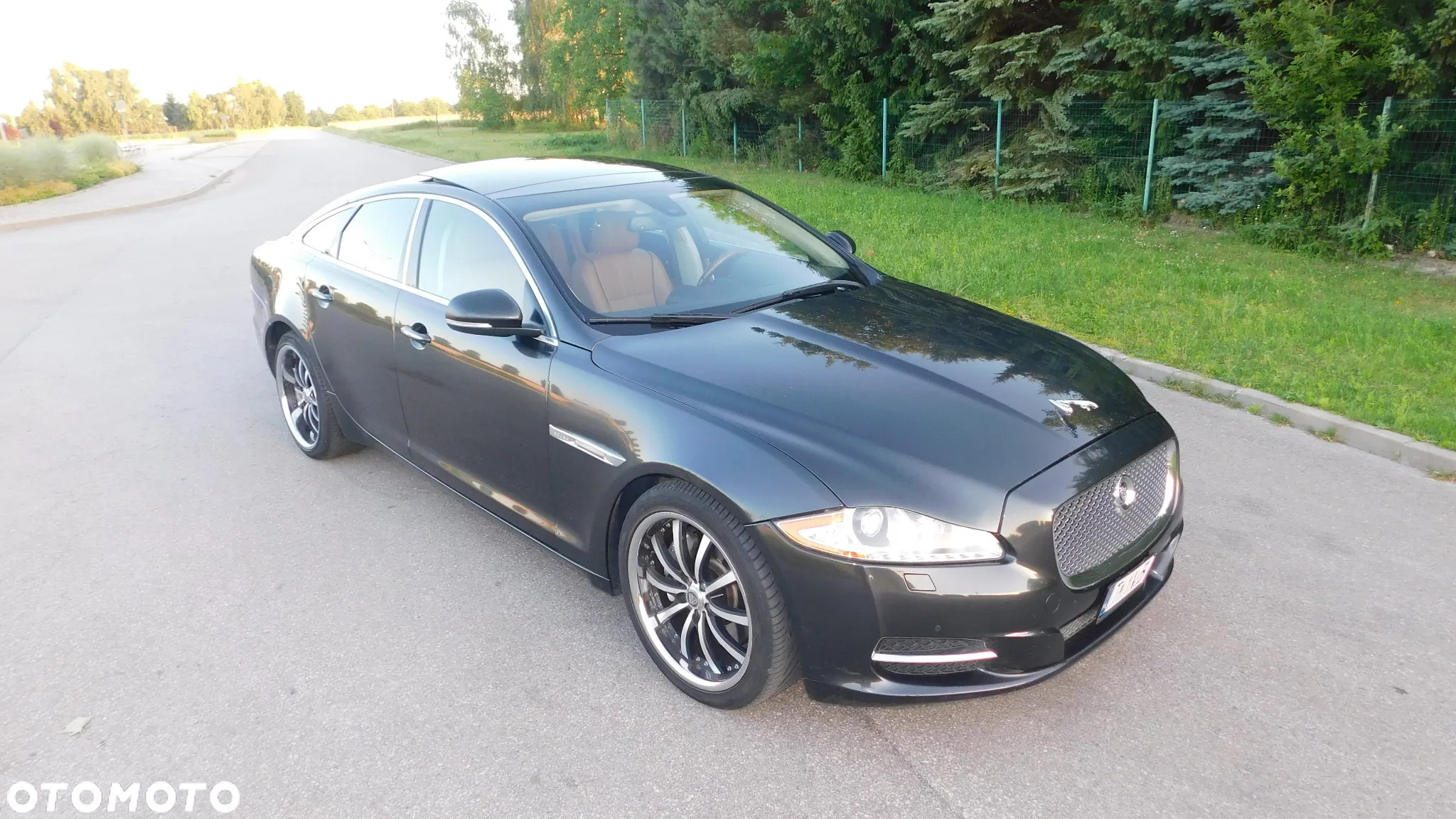 Jaguar XJ 5.0 V8 LWB Premium Luxury - 18