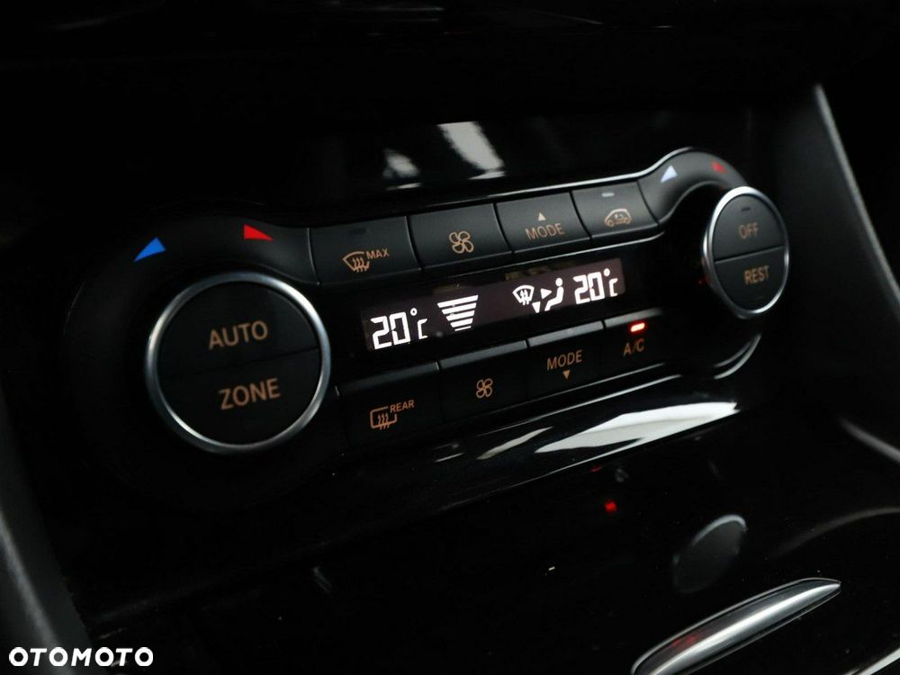 Infiniti Q30 2.0t Sport AWD 7DCT - 28