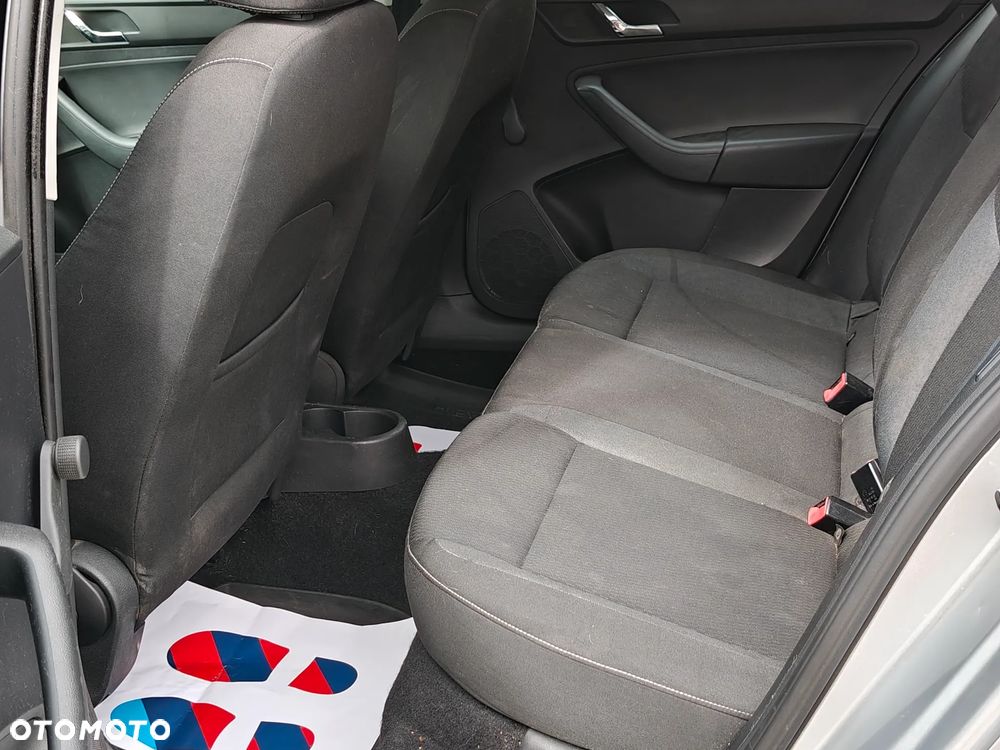Skoda RAPID 1.6 TDI DPF Ambition Max - 15