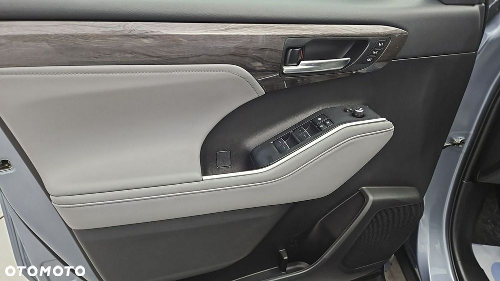 Toyota Highlander 2.5 Hybrid Executive Style - 11