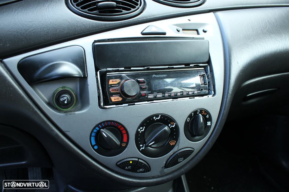 Ford Focus 1.8 TDdi Comfort - 6