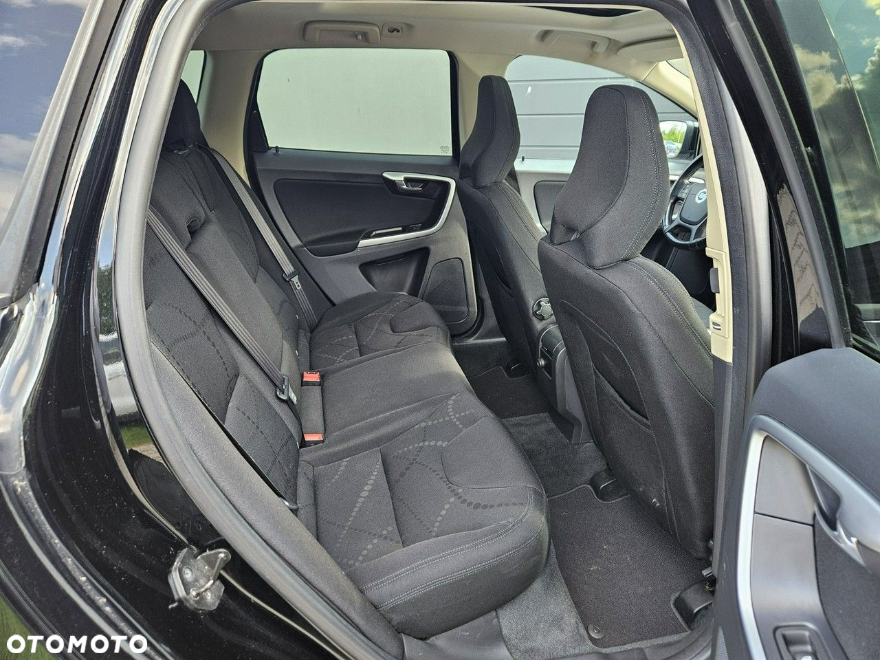 Volvo XC 60 D4 Geartronic Kinetic - 25