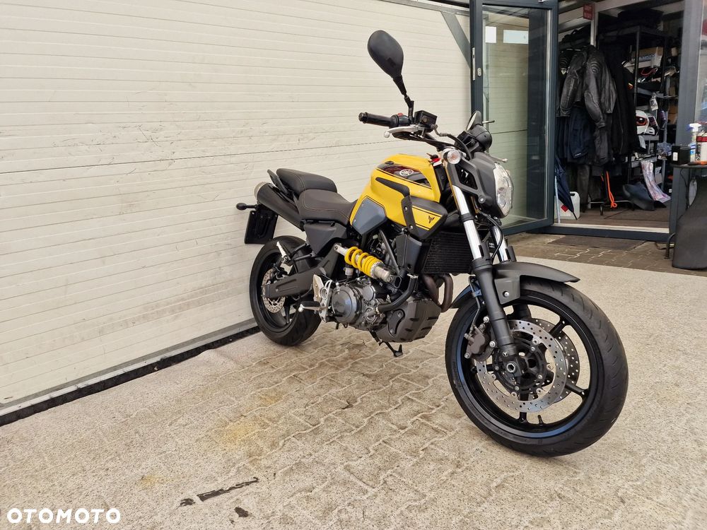 Yamaha MT - 6