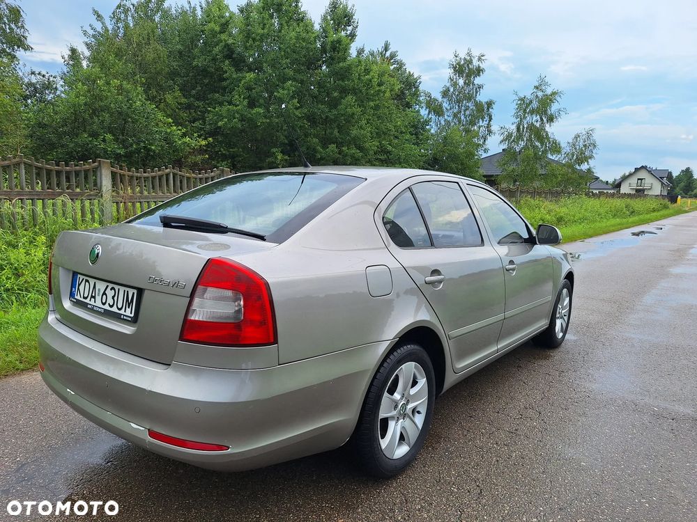 Skoda Octavia 2.0 TDI DPF Elegance DSG - 3
