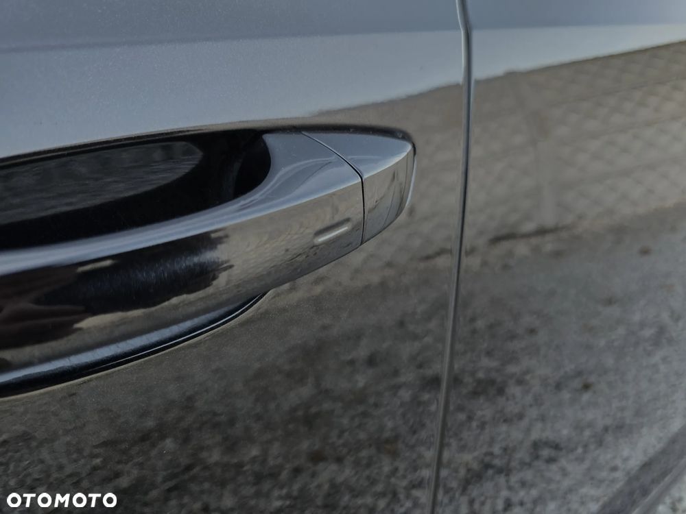 Skoda Octavia 2.0 TDI DSG RS - 21