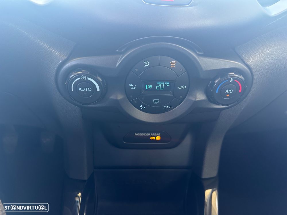 Ford EcoSport 1.0 EcoBoost Titanium - 13
