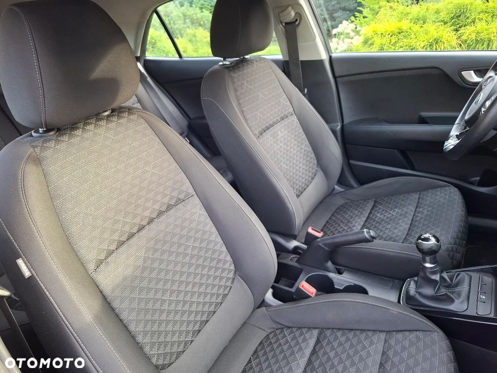 Kia Rio - 16