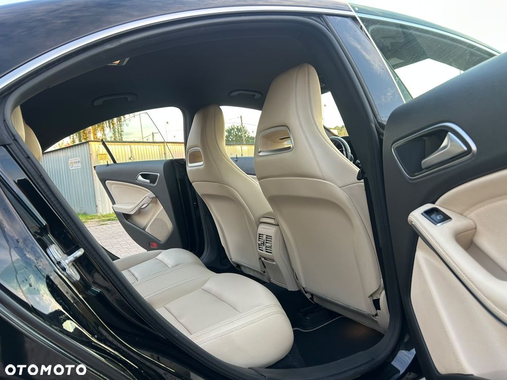 Mercedes-Benz CLA 250 4Matic 7G-DCT - 8