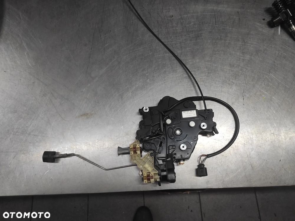 ZAMEK DRZWI PRZESUWNYCH PRAWY 2K0843654N VW CADDY 3 04-15R SPRAWNY WYSYŁKA !!! - 1
