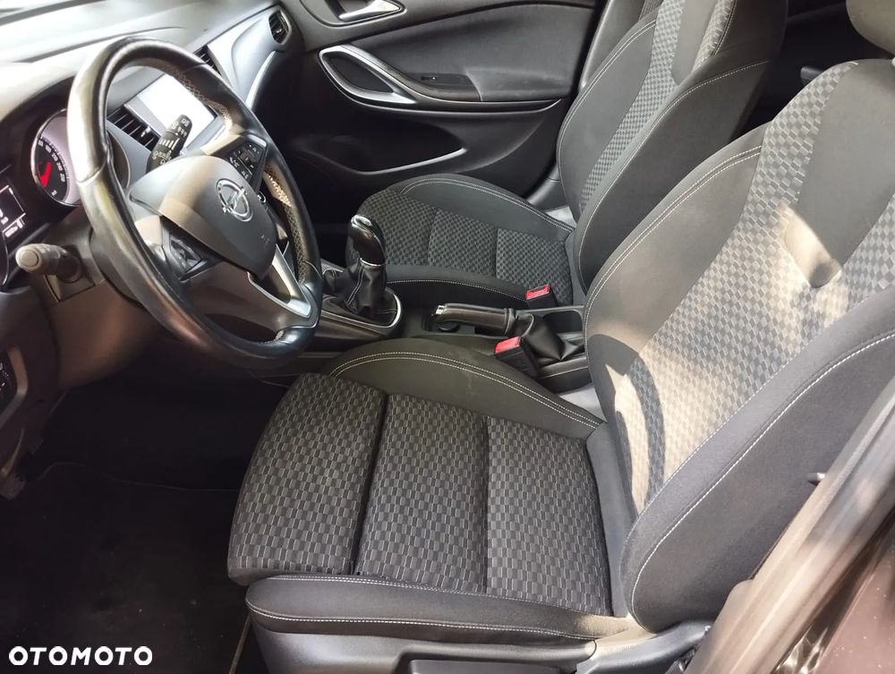 Opel Astra 1.4 Turbo 120 Jahre - 15