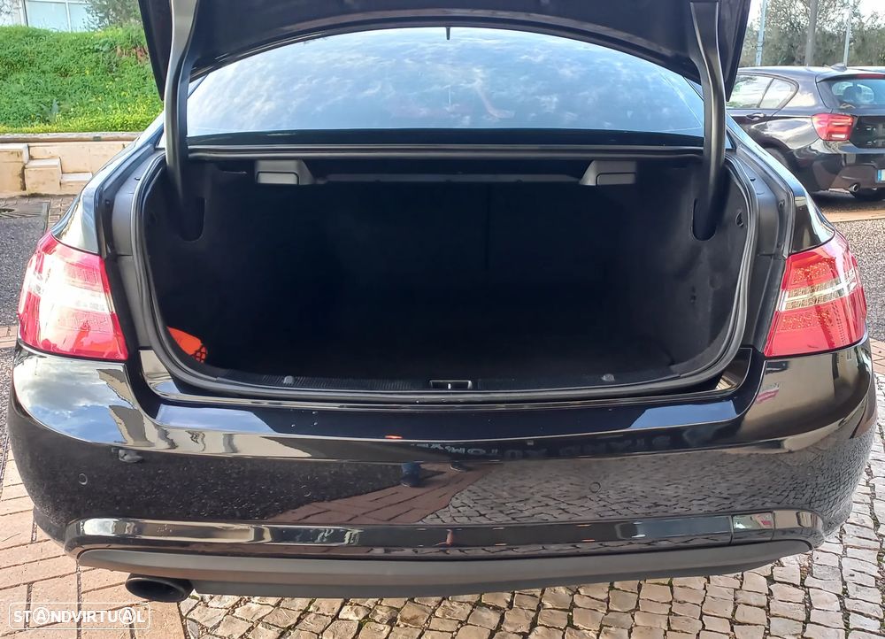 Mercedes-Benz E 220 CDi Avantgarde BlueEfficiency - 21