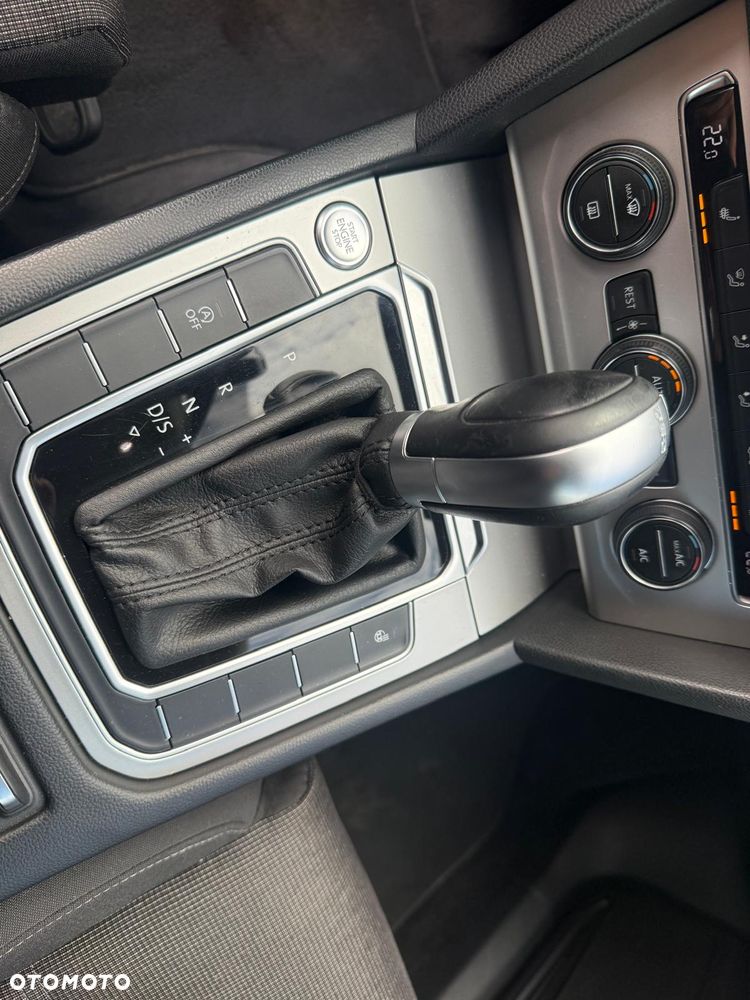 Volkswagen Passat 2.0 TDI (BlueMotion Technology) DSG Highline - 22