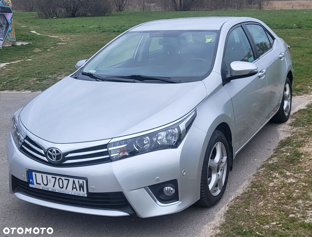 Toyota Corolla 1.6 Premium + - 1