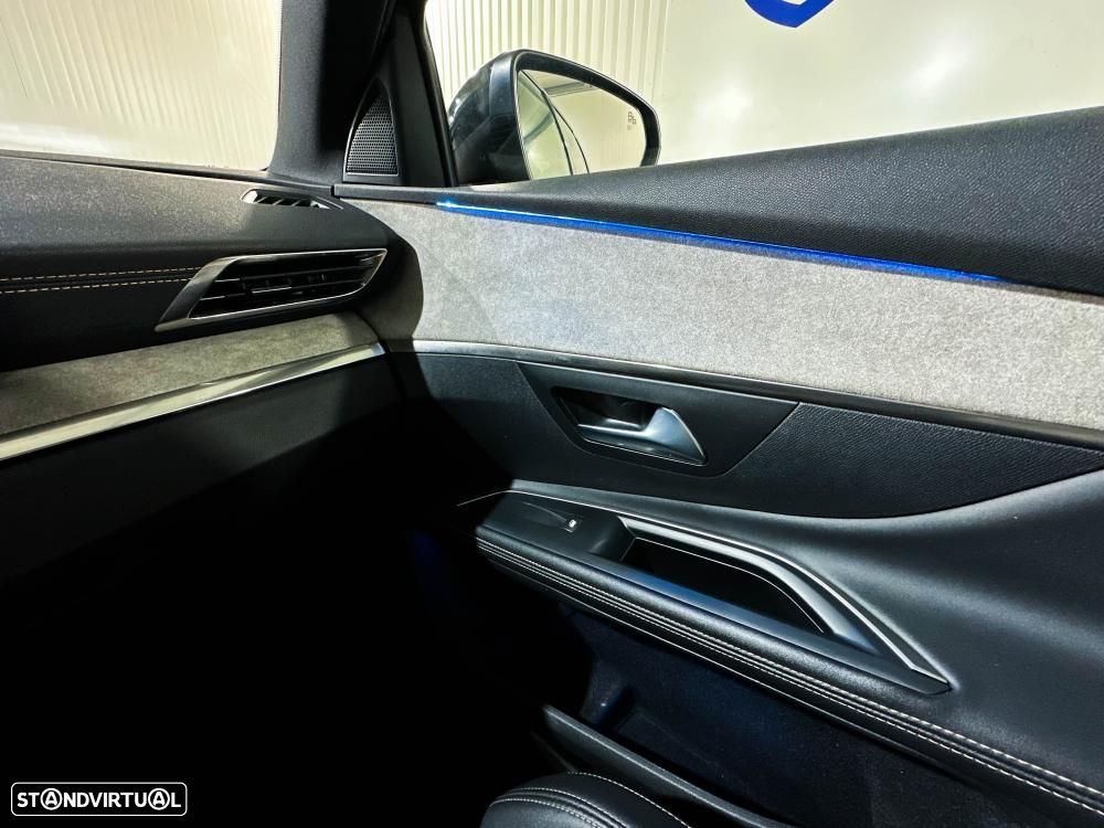 Peugeot 5008 Hybrid 136 e-DSC GT - 23