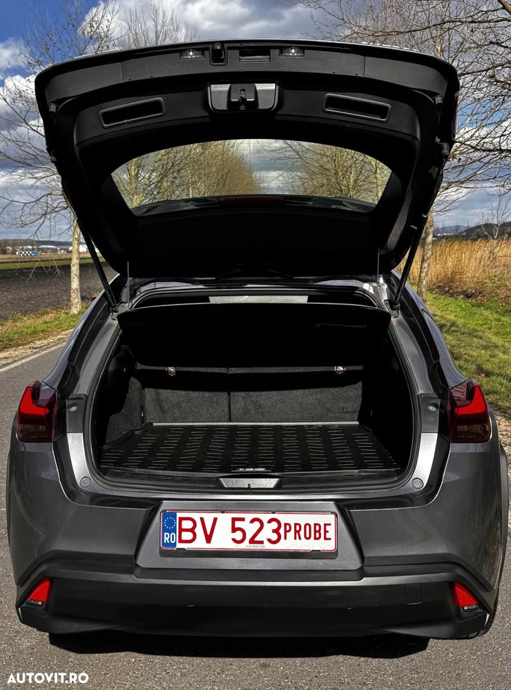 Lexus UX - 30