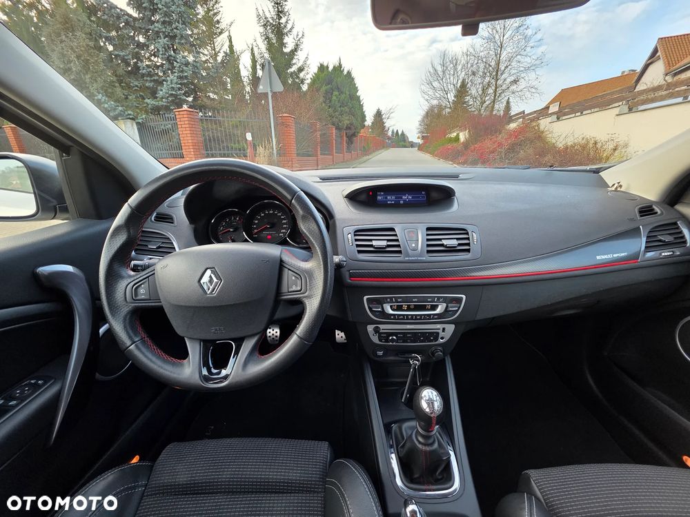 Renault Megane TCe 180 GT - 5