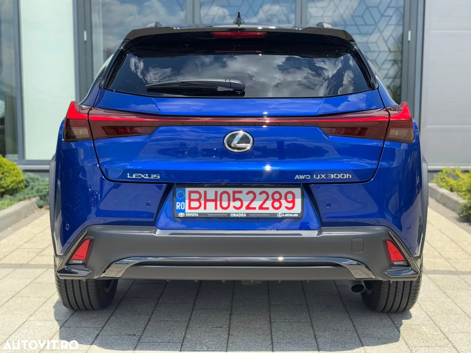 Lexus UX 300h FWD CVT HEV F Sport Design - 5