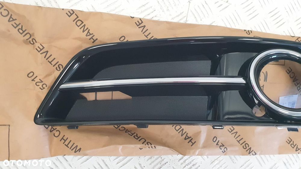 Audi A3 8P LIFT Kratka zderzaka przód lewa 8p0807681aa - 2