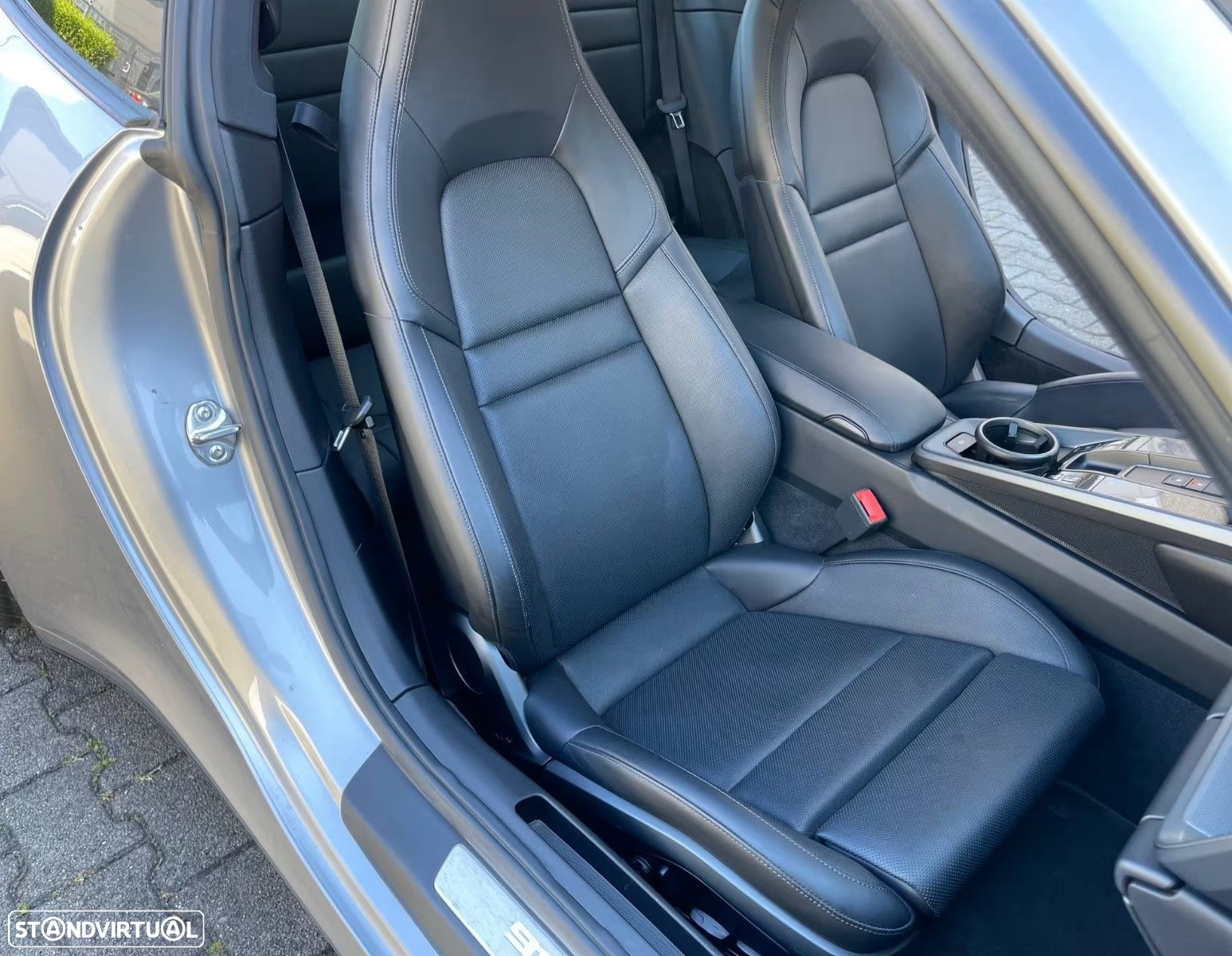 Porsche 911 (992) - 11