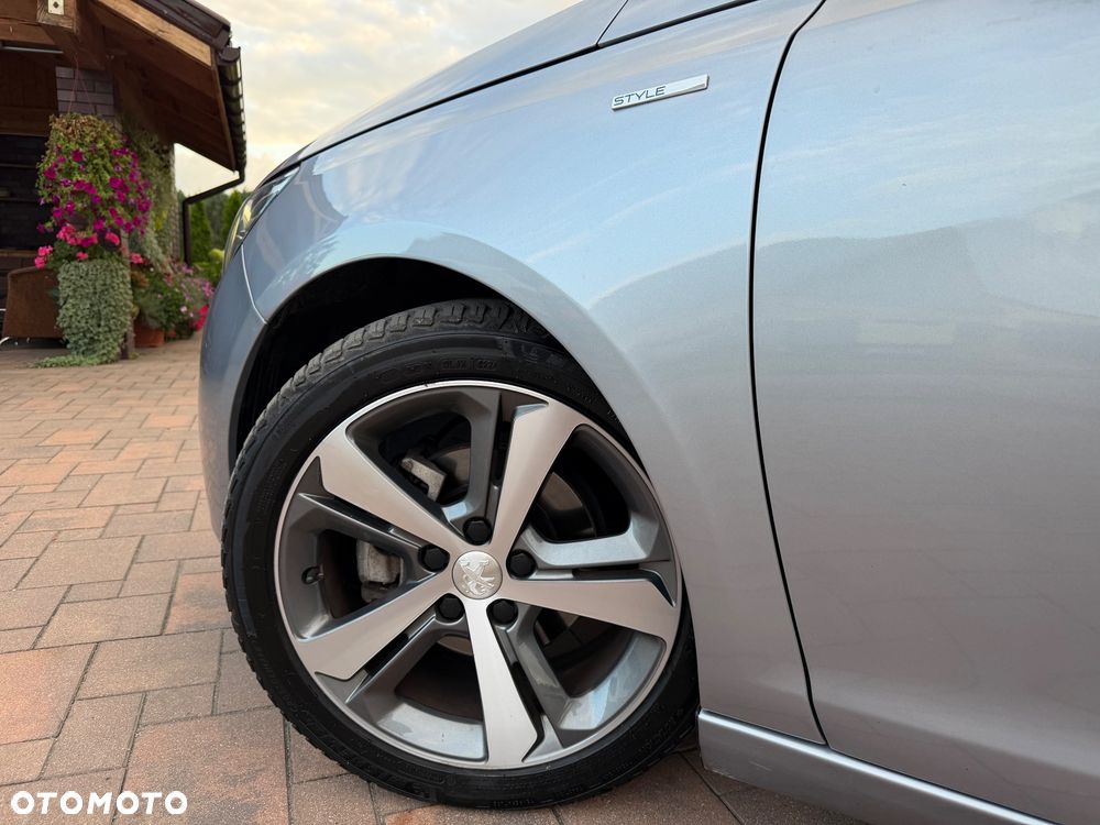 Peugeot 308 1.5 BlueHDi Allure Pack S&S EAT8 - 28