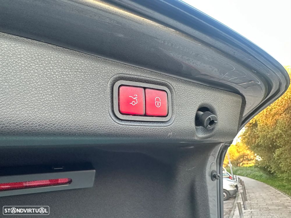 Mercedes-Benz E 200 d 9G-TRONIC Exclusive - 20