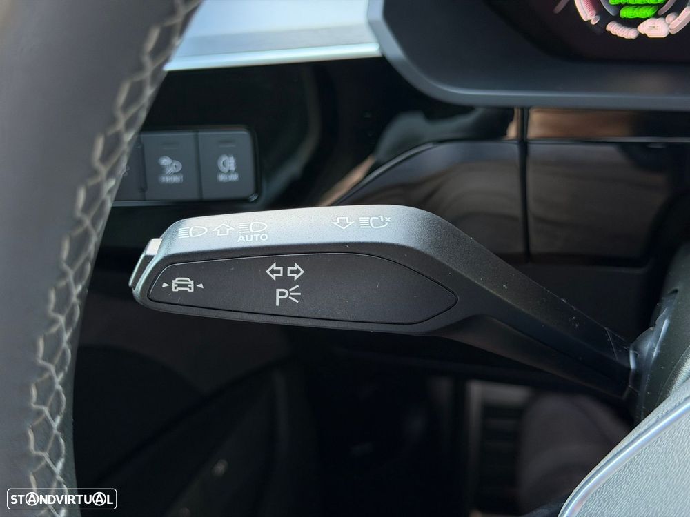 Audi Q8 e-Tron 50 quattro S line - 32