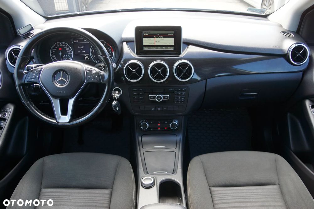 Mercedes-Benz Klasa B 220 4-Matic - 11
