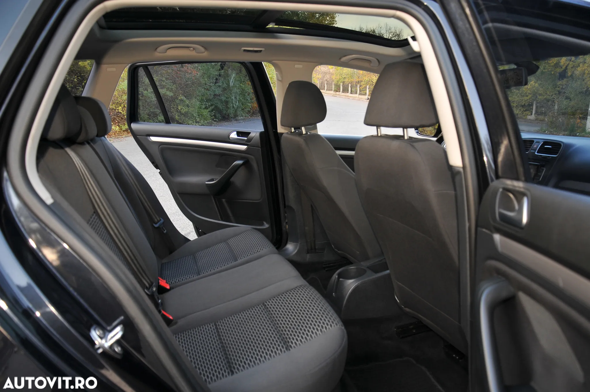 Volkswagen Golf 1.6 TDI BlueMotion Technology Comfortline - 6