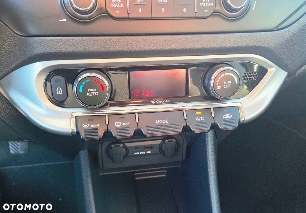 Kia Rio - 21