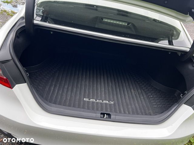 Toyota Camry 2.5 Hybrid Comfort CVT - 16