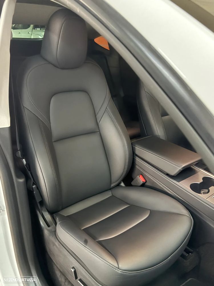 Tesla Model Y RWD - 13