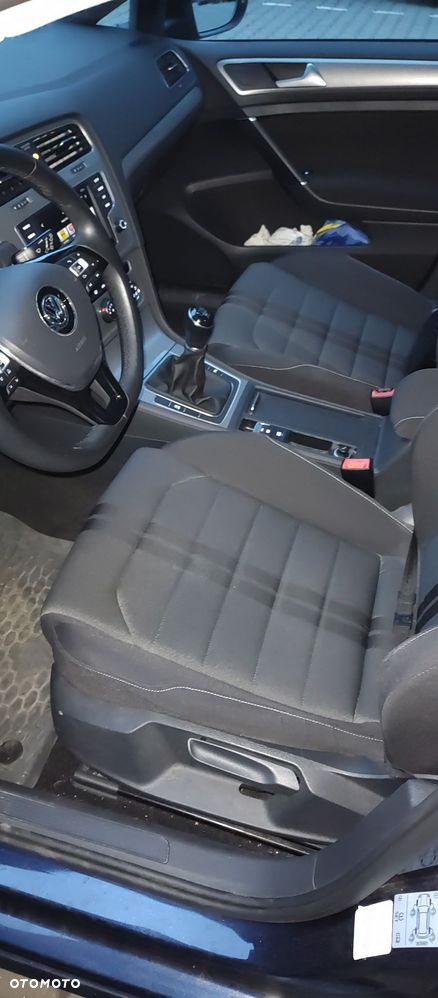 Volkswagen Golf - 6