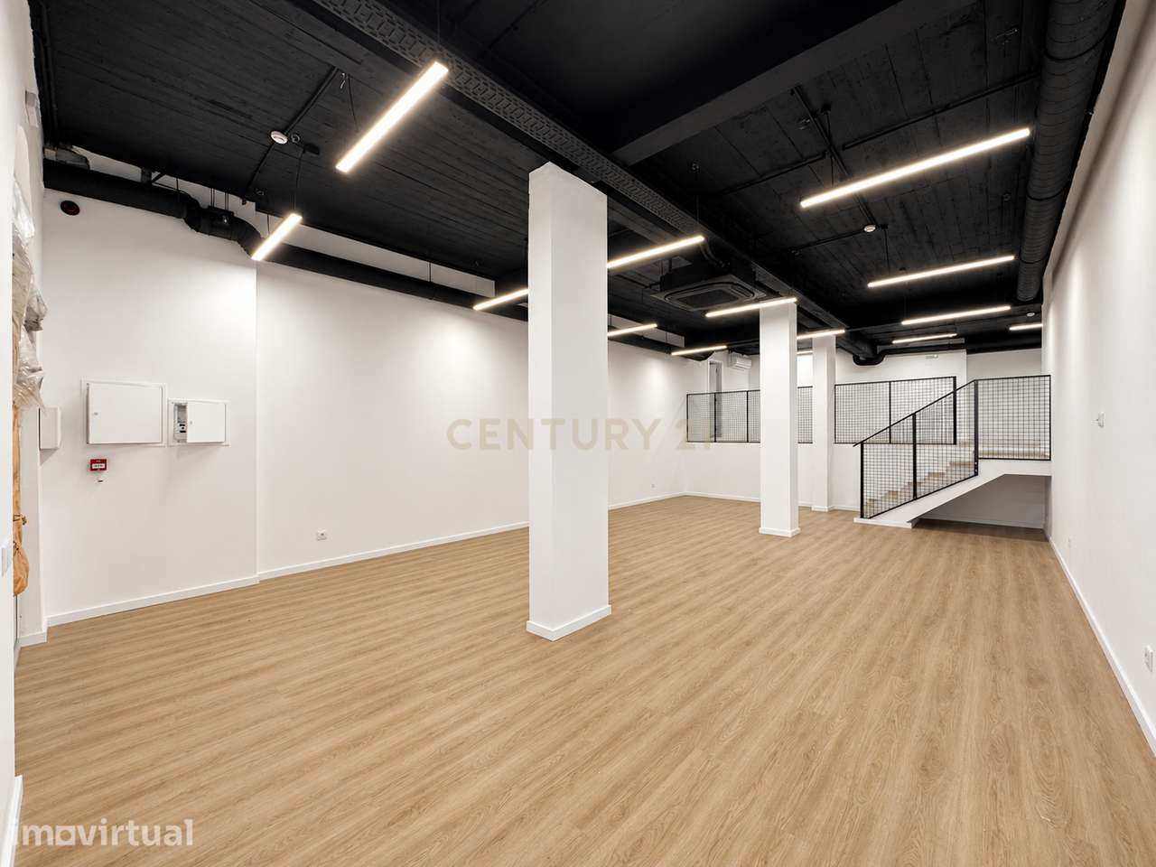 Loja Comercial para Arrendamento no Centro de Lagoa, Algarve. - Grande imagem: 5/14