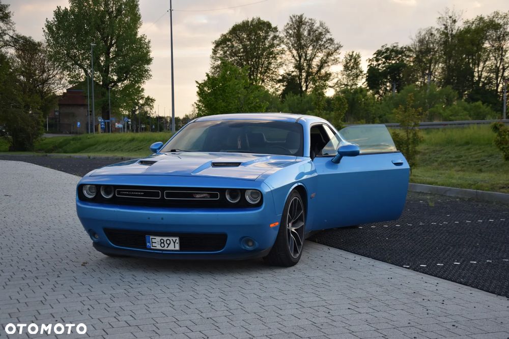 Dodge Challenger - 9