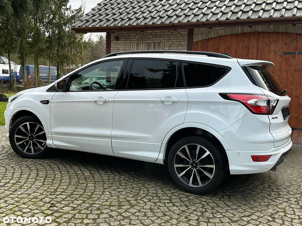 Ford Kuga 1.5 EcoBoost 2x4 ST-Line - 4
