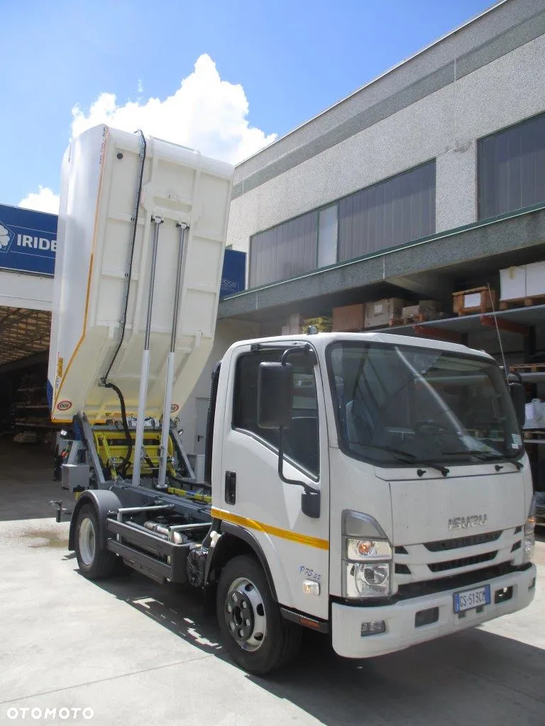 Isuzu p75 śmieciarka z nową zabudową IRIDE - 13