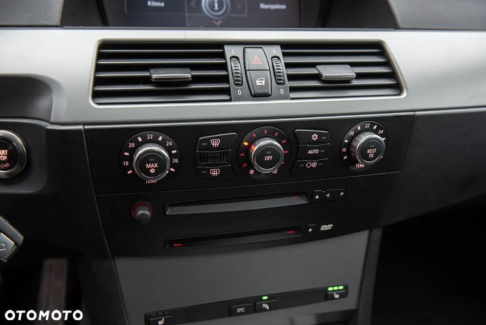 BMW Seria 5 525i - 24