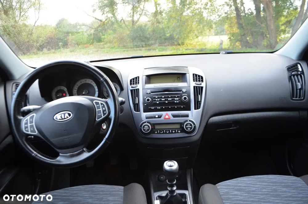 Kia Ceed Cee'd 1.6 Comfort + - 27