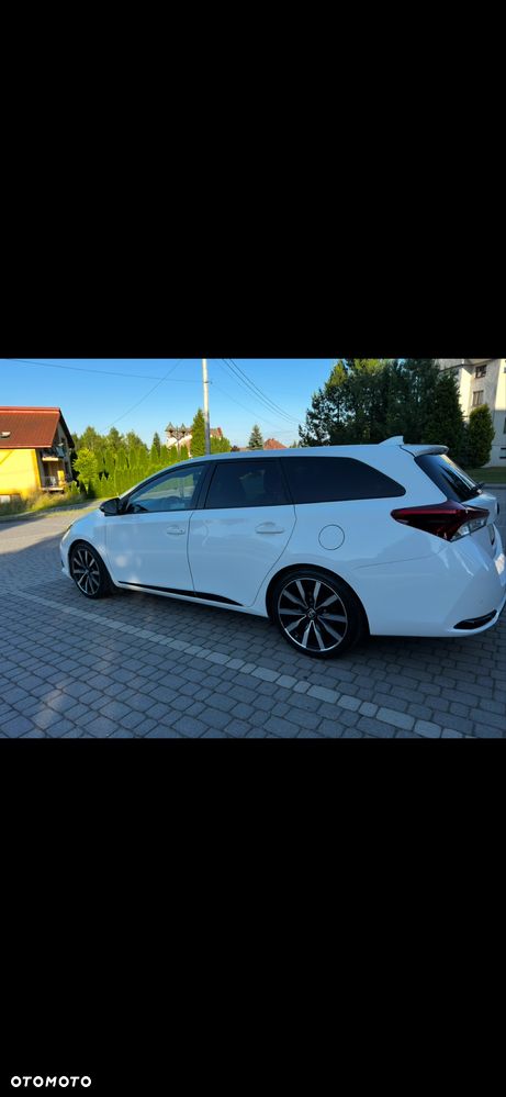 Toyota Auris - 2