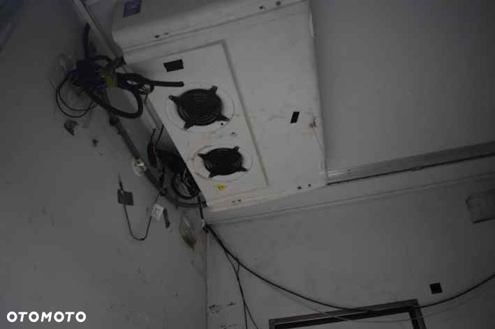 Mercedes-Benz Sprinter - 14