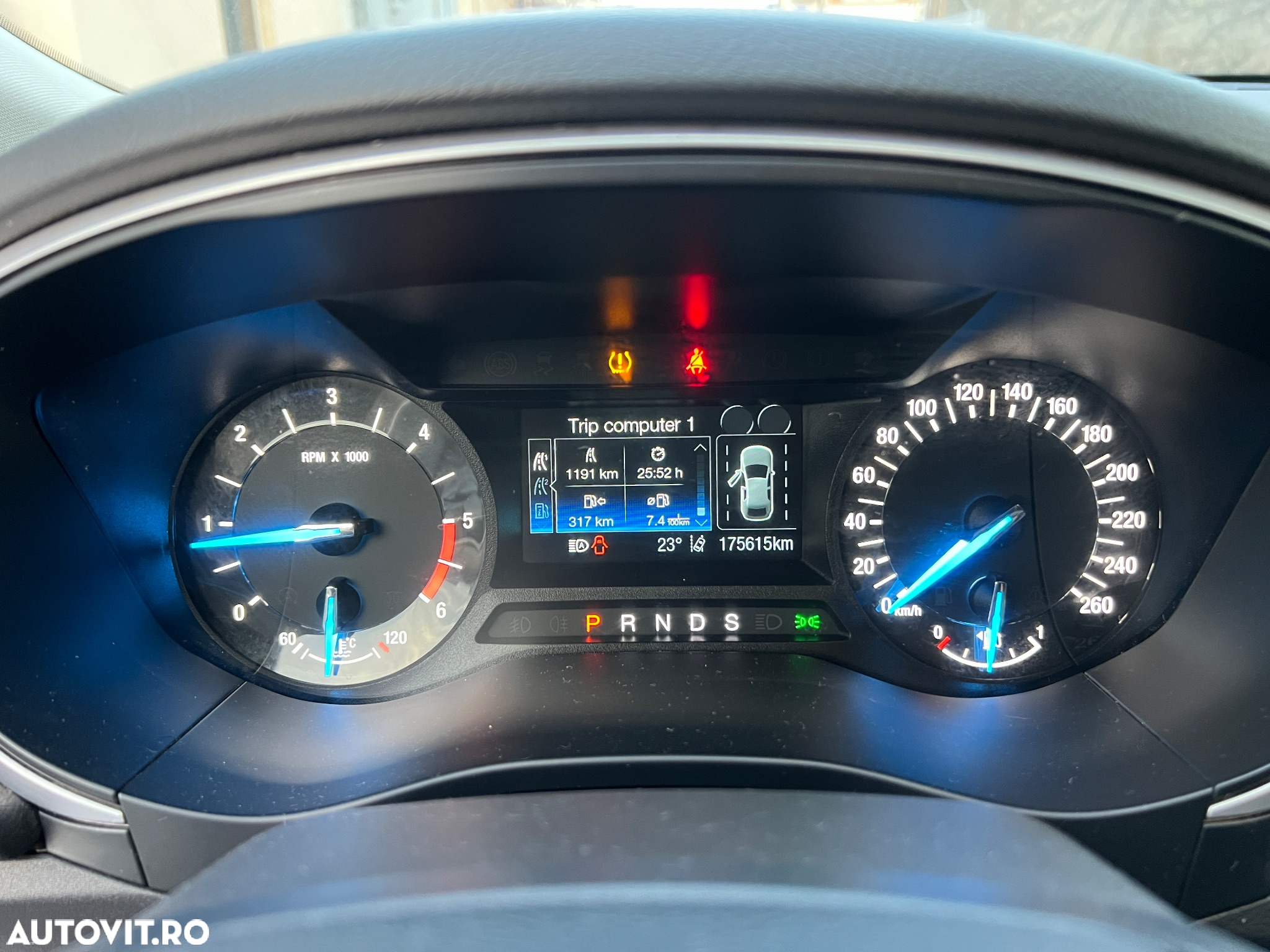 Ford Mondeo 2.0 TDCi Powershift Business - 23