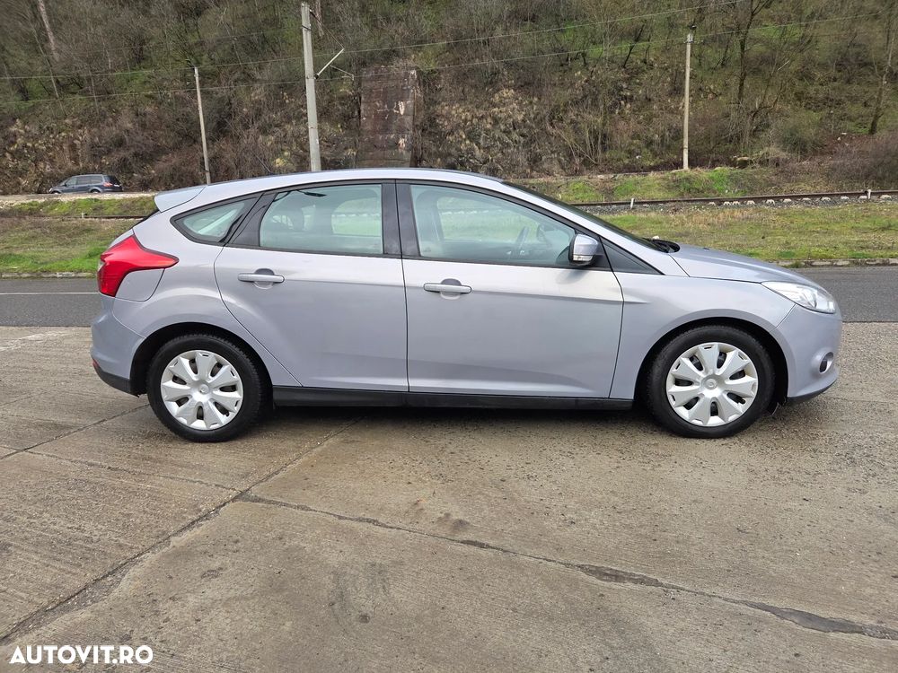 Ford Focus 1.6 TDCi DPF SYNC Edition - 21