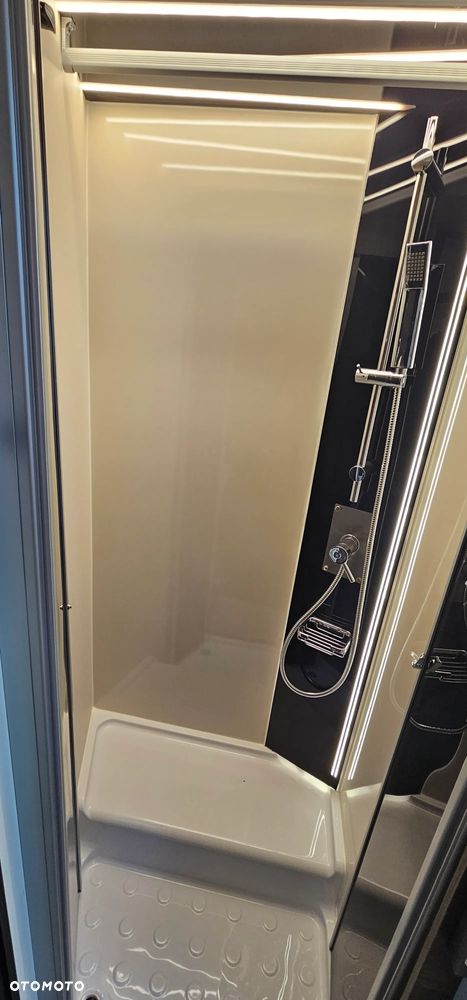 McLOUIS NEVIS 879G - 17