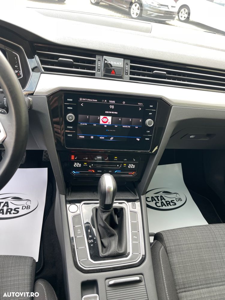 Volkswagen Passat - 32