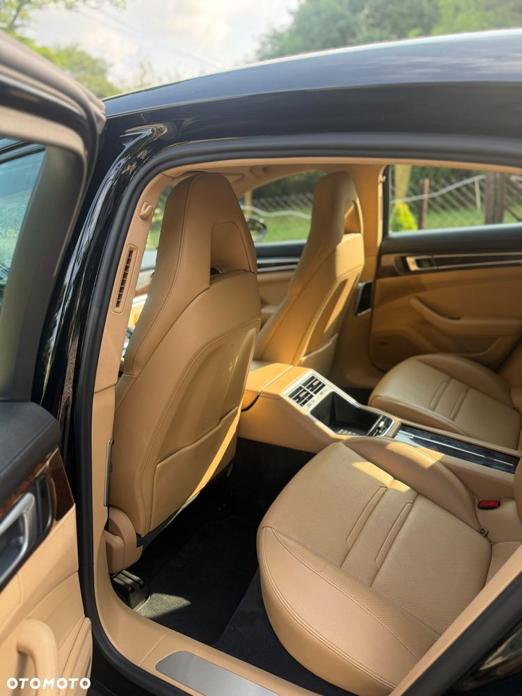 Porsche Panamera - 13