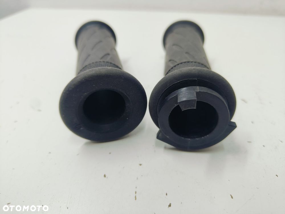 Manetki Triumph Bonneville Komplet - 2