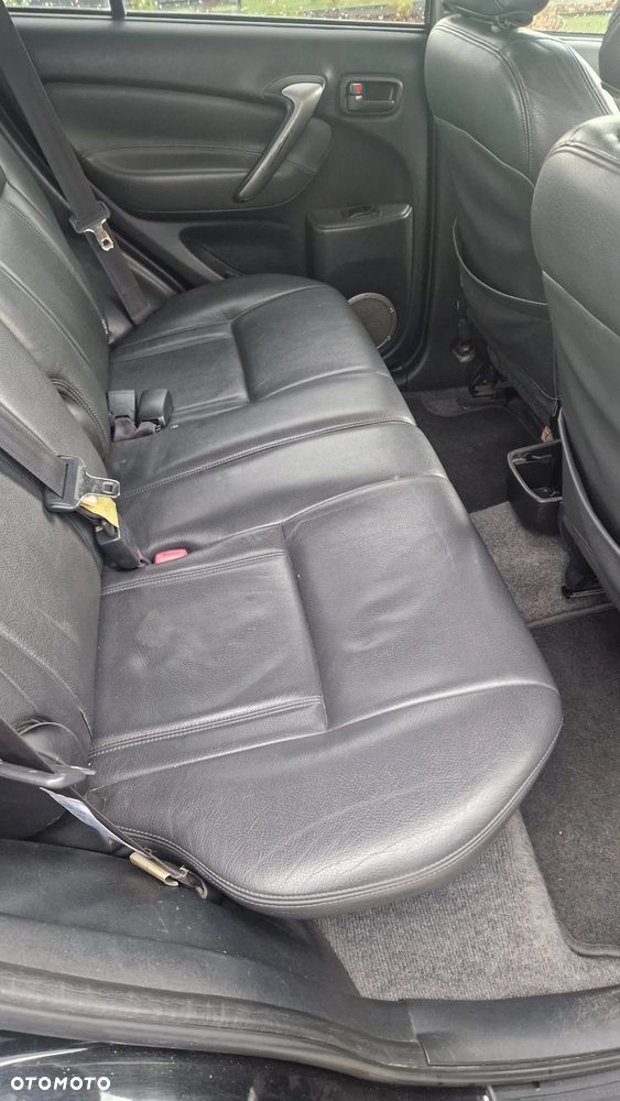 Toyota RAV4 D-4D 4x4 - 14