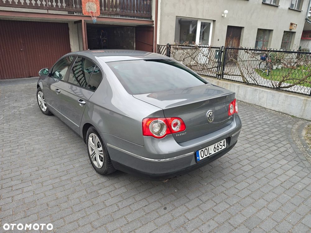 Volkswagen Passat 2.0 TDI DPF Sportline - 2
