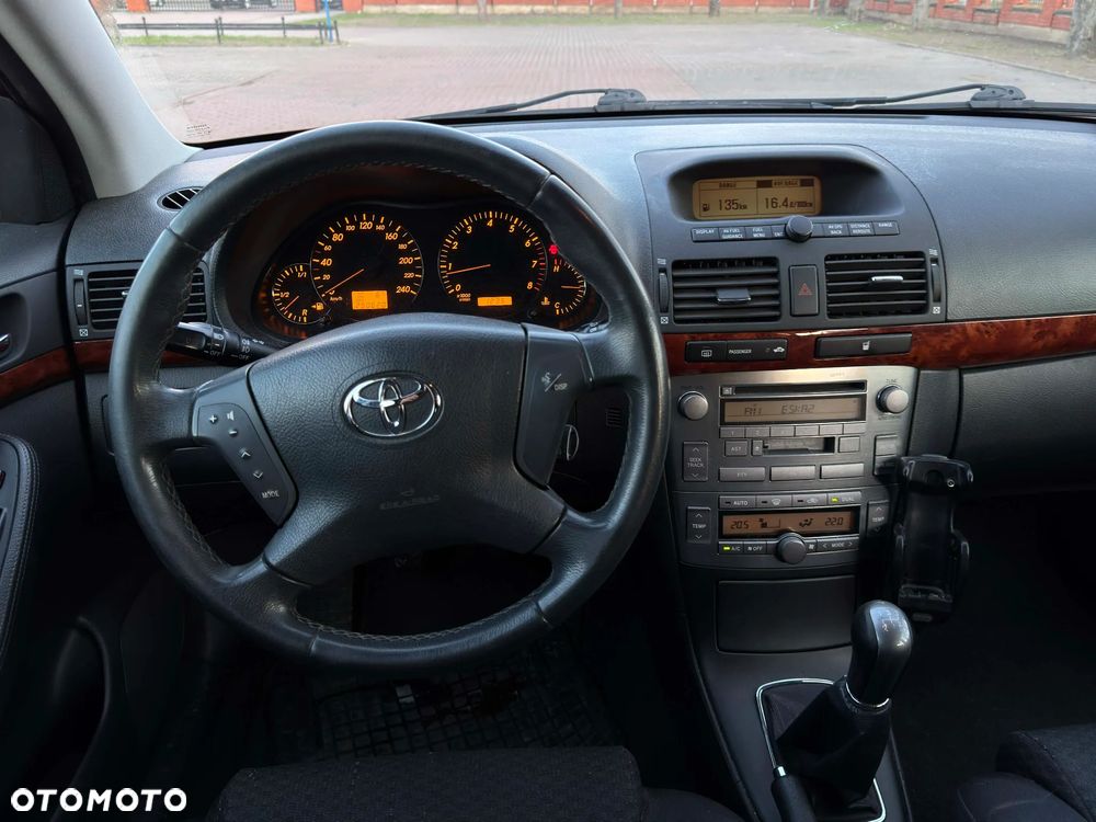 Toyota Avensis 1.8 VVT-i Sol - 9
